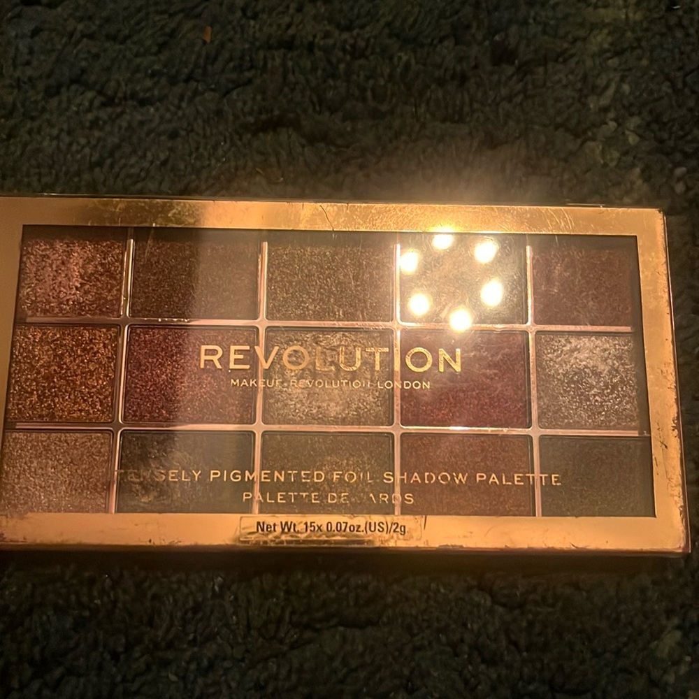 Revolution eye shadow palette